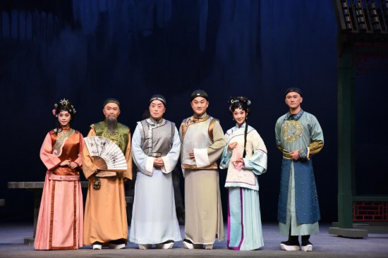 12月12日，新编京剧《知己》在台北城市舞台彩排。新华社记者 陈君 摄